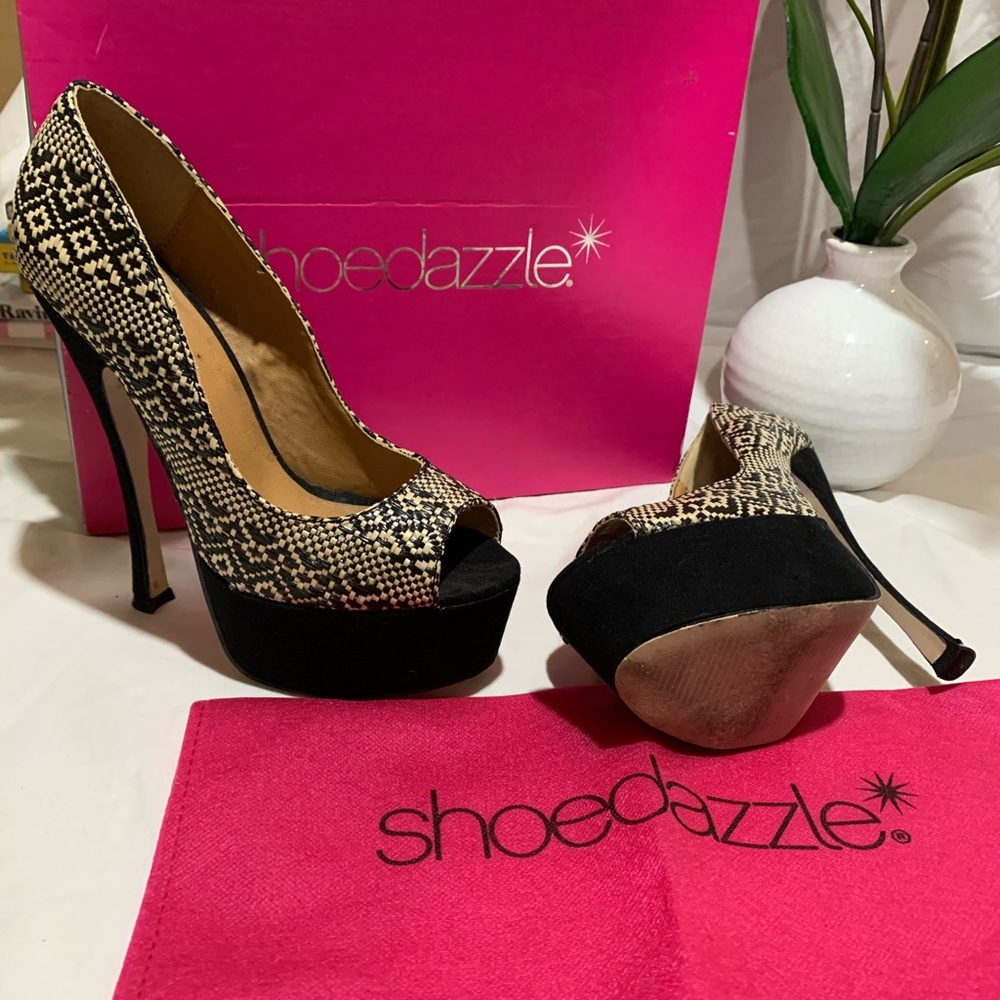 Shoe Dazzle Platform Peep Toe Heels